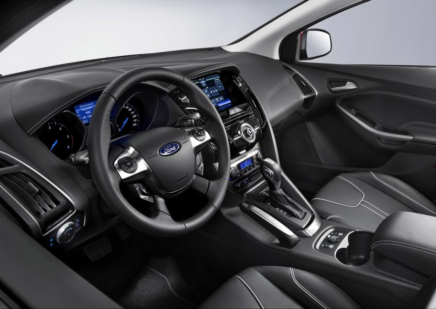  Ford Focus Hatchback 2010 года  (фото 39 из 52)